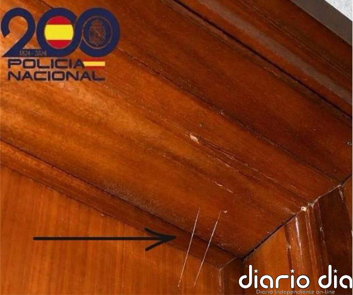 Tres detenidos y esclarecidos seis robos en viviendas de Almería tras marcar las puertas con hilos de pegamento