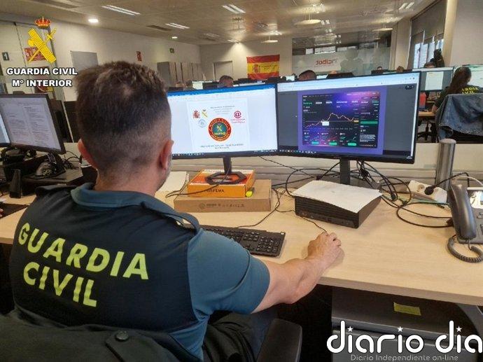 Tres investigados por estafar 60.000 euros a una vecina de Murcia con falsas inversiones en criptomonedas