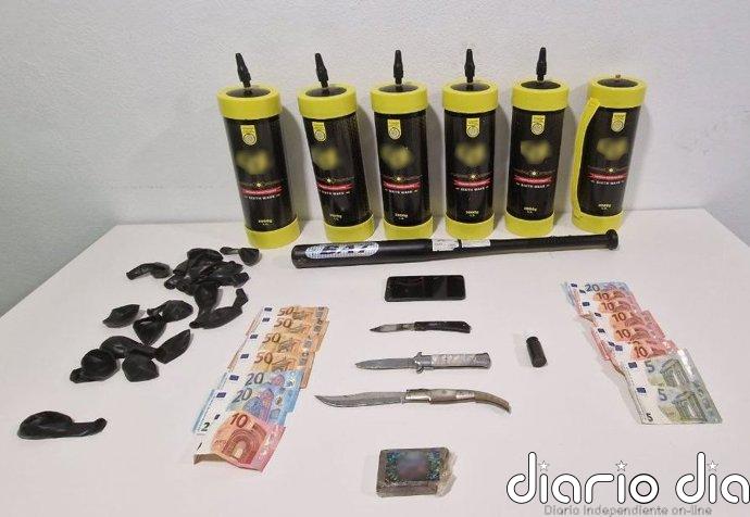 Tres multirreincidentes detenidos en Salou (Tarragona) por traficar con hachís y gas de la risa