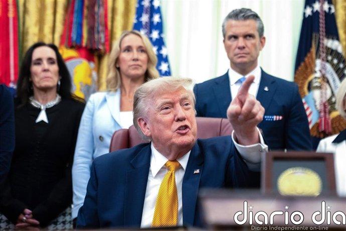 Trump advierte que el estrecho de Ormuz abrirá "muy pronto" o Irán recibirá "un golpe muy duro"