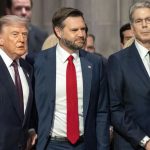 Trump amenaza a Canadá con consecuencias "mucho peores" si sus "payasos" dirigentes no "entran en vereda"