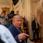 Trump pide a sus senadores que "espabilen" en las próximas legislativas o será "el último presidente republicano"