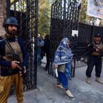 Un atentado suicida deja al menos 15 muertos y 22 heridos en el noroeste de Pakistán
