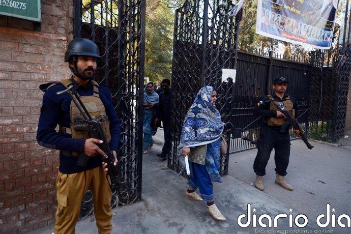 Un atentado suicida deja al menos 15 muertos y 22 heridos en el noroeste de Pakistán
