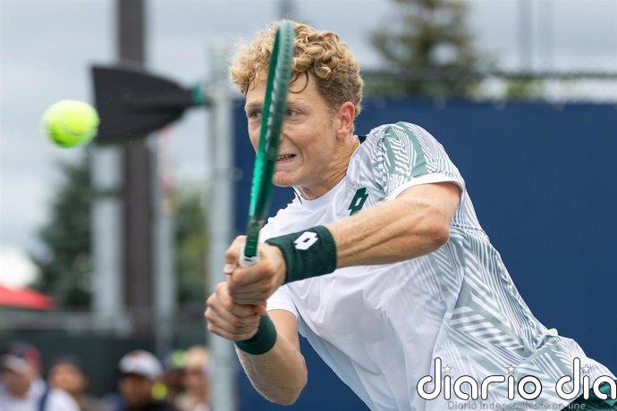 Un épico Landaluce avanza en Cincinnati y Djokovic roza el desmayo