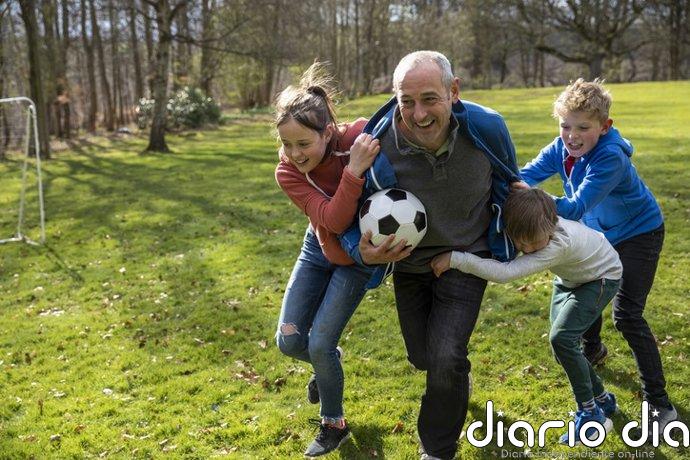 Un estudio identifica los tres factores que pueden añadir hasta 13 años de vida sin demencia