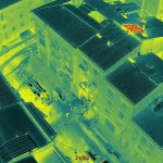 Un incendio ya extinguido en un edificio de Lleida obliga a desalojar otras 9 fincas cercanas