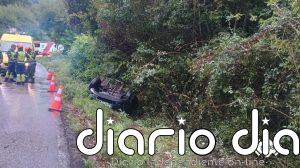 Una conductora de 41 años sale ilesa tras volcar con su turismo en Castrillón