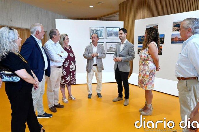 Una exposición del Cuerpo Consultar en Santander acerca la diversidad cultural de seis países