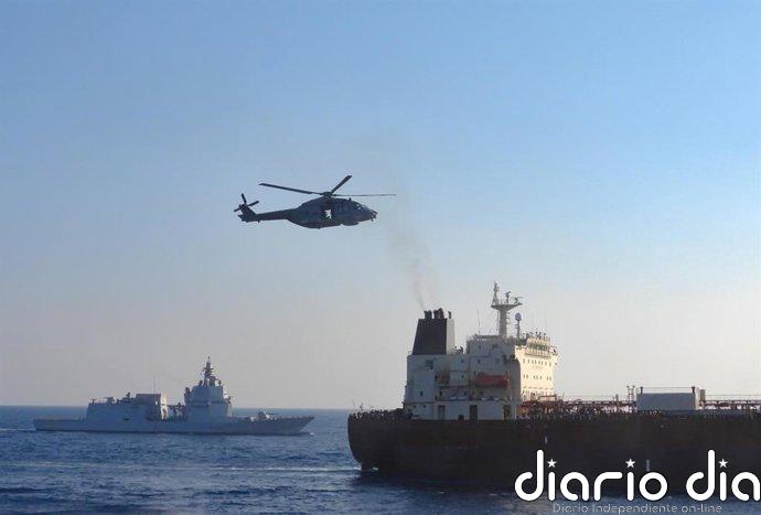 Una fragata italiana aborda un presunto petrolero de la "flota fantasma" rusa en el Mediterráneo