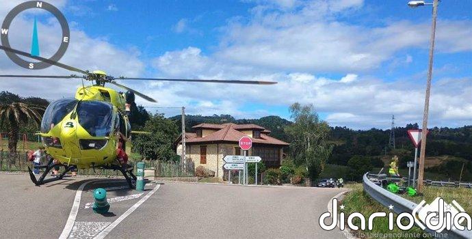 Una mujer herida tras sufrir un accidente con su moto en Coya (Piloña)