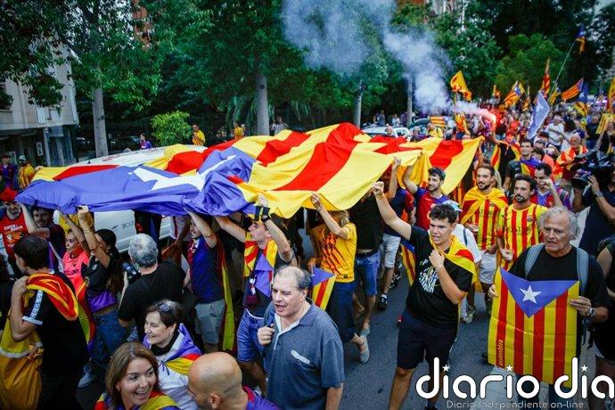 Unas 120 personas participan en la manifestación independentista de la ANC en el acceso al Camp Nou