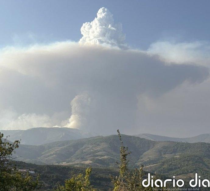 Unas 700 personas siguen evacuadas por el incendio de Pinofranqueado que ha arrasado 1.600 hectáreas