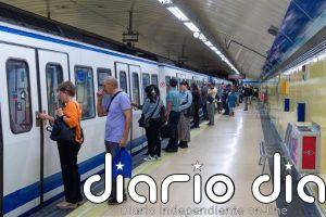 Usuarios de Metro de Madrid crean una web para denunciar el "infierno" en vagones por el calor, especialmente en la L1