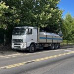 Vecinos afectados por incendio en Casas de Millán reciben agua potable través de cisternas en Casas de Millán y Mirabel