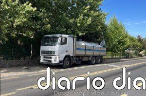 Vecinos afectados por incendio en Casas de Millán reciben agua potable través de cisternas en Casas de Millán y Mirabel