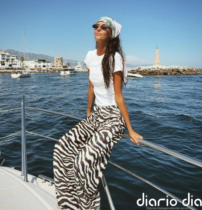 Victoria Federica tiene el truco para llevar lentejuelas de día -y en barco- y no parecer demasiado arreglada
