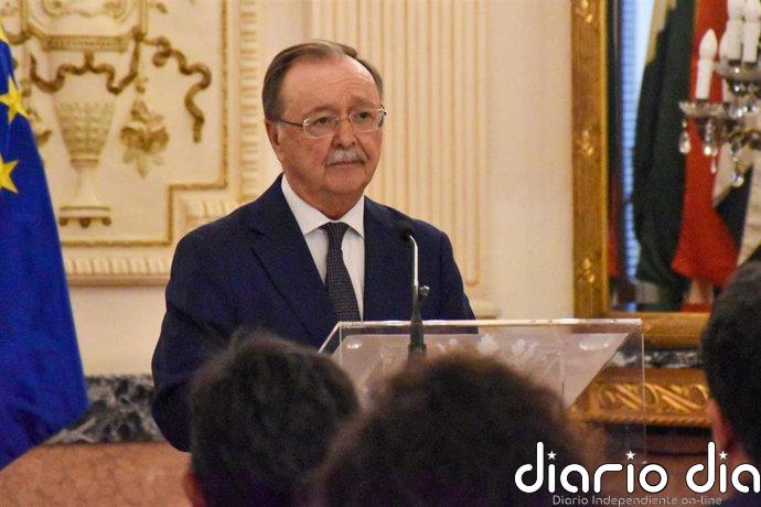 Vivas cifra en "entre 25 y 30" los expedientes de asilo que resuelve al día la Policía Nacional