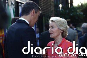 Von der Leyen explica a Sánchez que la UE debe "hacer más" en las fronteras y aboga por una "rigurosa vigilancia"