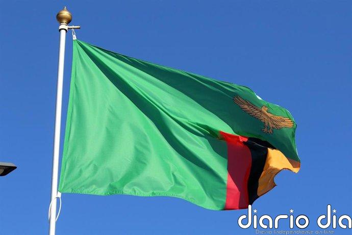 Zambia reanuda el recuento de unos comicios en los que el presidente en funciones Hichilema amplía su ventaja