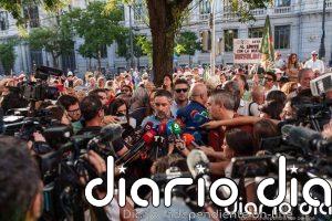 Abascal desdeña las críticas de Aznar, otro "derrotado por Marruecos", y reta a Feijóo a buscarse "mejor padrino"