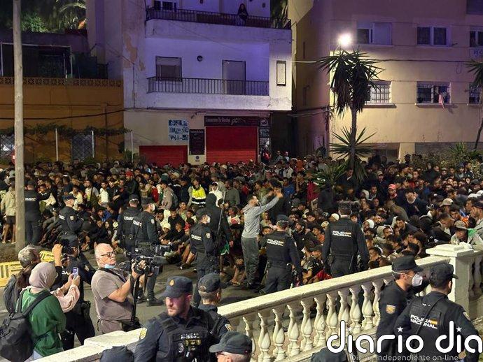 Abascal recomienda a los inmigrantes de Ceuta "correr" pero para "irse" y "cuanto antes"