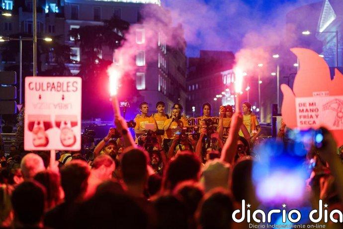 Acampada en la Puerta del Sol tras la marcha por la vivienda para exigir la aprobación del 'decreto Maricarmen'
