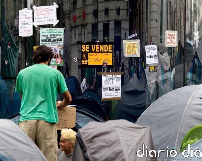 Acampados en Madrid califican los decretos de vivienda de "parche": "Son migajas que buscan que nos vayamos de Sol"