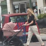 Alejandra Rubio sale a pasear por primera vez con su hija Tessa tras dar a luz