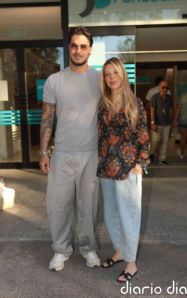 Alejandra Rubio y Carlo Costanzia llegan a casa con su hija recién nacida, Tessa