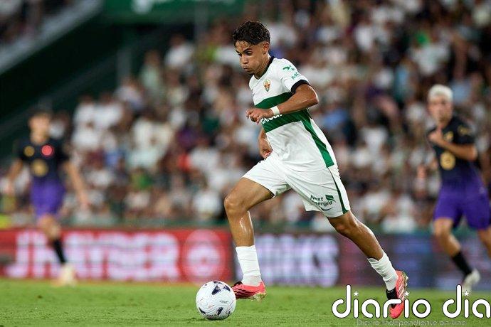 Ali Houary renueva con el Elche CF hasta 2030