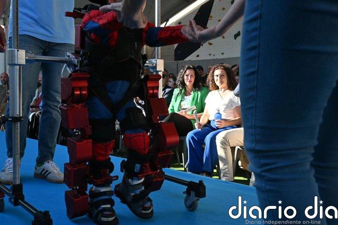 Almería estrena 'Atlas 2030', el primer exoesqueleto pediátrico de la provincia para impulsar la rehabilitación infantil