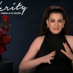 Anne Hathaway reflexiona sobre la verdad en 'Verity' y apunta a un preocupante cambio "en los pilares sociales"