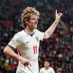 Anthony Gordon y Harry Kane castigan a Chequia