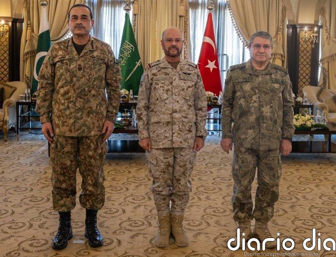Arabia Saudí, Pakistán y Turquía refuerzan su cooperación tras los ataques hutíes