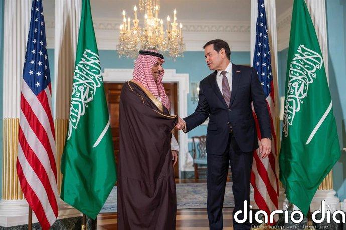 Arabia Saudí y EEUU abogan por reforzar su alianza y la seguridad marítima en Ormuz y Bab el Mandeb