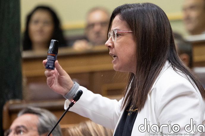 Armengol echa del hemiciclo a una diputada del PP por mostrar un bote de gas pimienta al considerarlo "un arma"