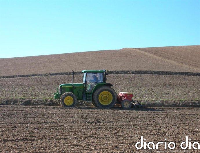 Asaja plantea cortes de carreteras en octubre en Granada ante el incremento de los costes en el campo