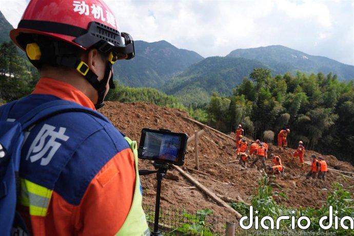 Ascienden a 16 los muertos por los deslizamientos de tierra en el sureste de China debido al tifón 'Saudel'