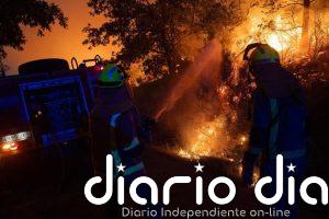 Aumentan a 350 hectáreas arrasadas en el incendio de Calvos de Randín, con Situación 2 activada