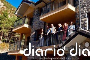 Azcón inaugura las 23 primeras viviendas públicas destinadas a trabajadores del sector turístico