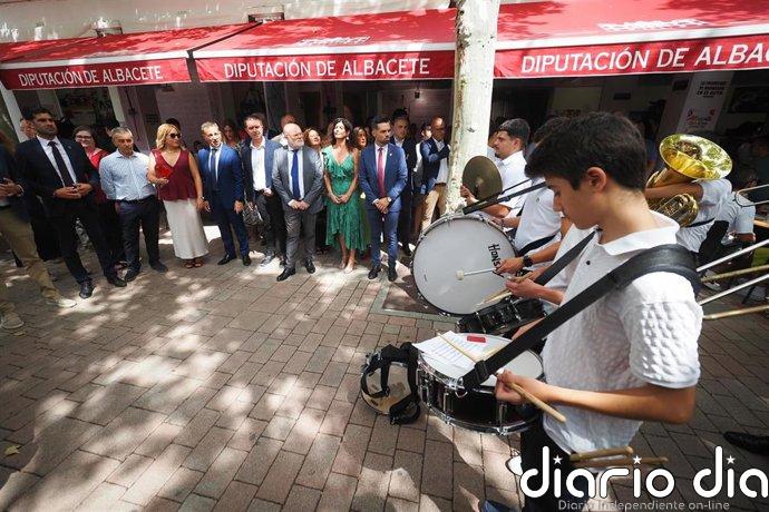 Banda Sinfónica del Real Conservatorio Albacete pone banda sonora a la puesta de largo del estand ferial de Diputación