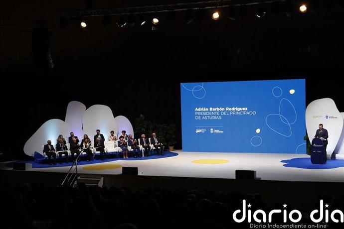 Barbón preside la entrega de las Medallas de Asturias y llama a convertir el Principado en "una fortaleza social"