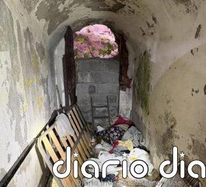 Bomberos descubre un asentamiento de inmigrantes en un antiguo túnel militar de Ceuta
