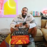 Borja Iglesias sube a Wallapop su camiseta de celebración del Mundial, una cámara y su mesa de DJ