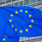 Bruselas avisa a Trump de que suspender las exportaciones de diésel a la UE "afectará negativamente" a ambos