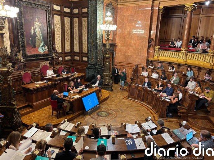 Cae la propuesta de Ordenanzas de Collboni pese a aprobarse subir la tasa a cruceristas de escala