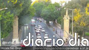 Cae un árbol a la altura del Lope de Vega y provoca el corte dos carriles de la avenida María Luisa de Sevilla