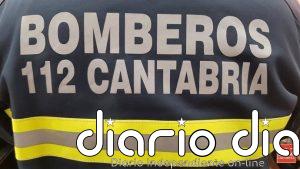 Calcinado un coche que circulaba por la A-67 a la altura de Campoo de Enmedio