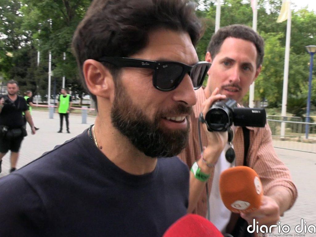 Cayetano Rivera reaparece en Sevilla y guarda silencio ante las preguntas sobre su hermano Francisco